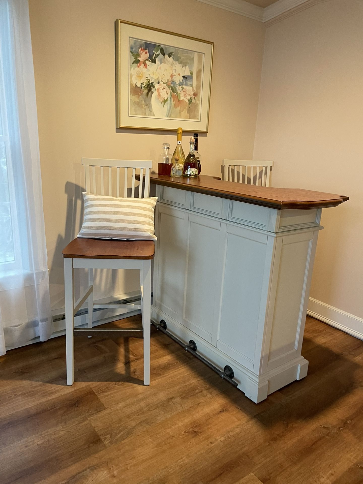 Bar With Matching Stools