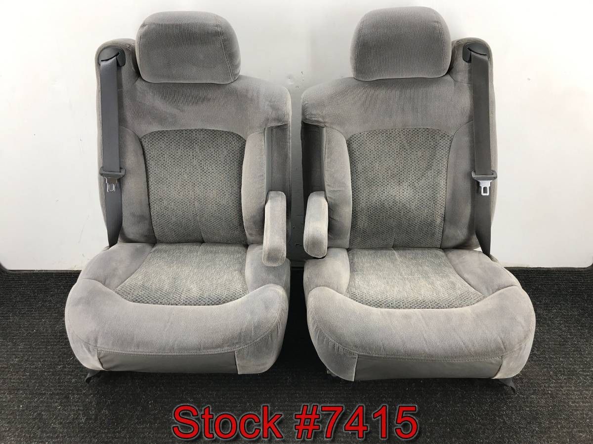 Light Gray Cloth Bucket Front Seats For A 2000 Through 2002 Chevy Suburban Stock #7415