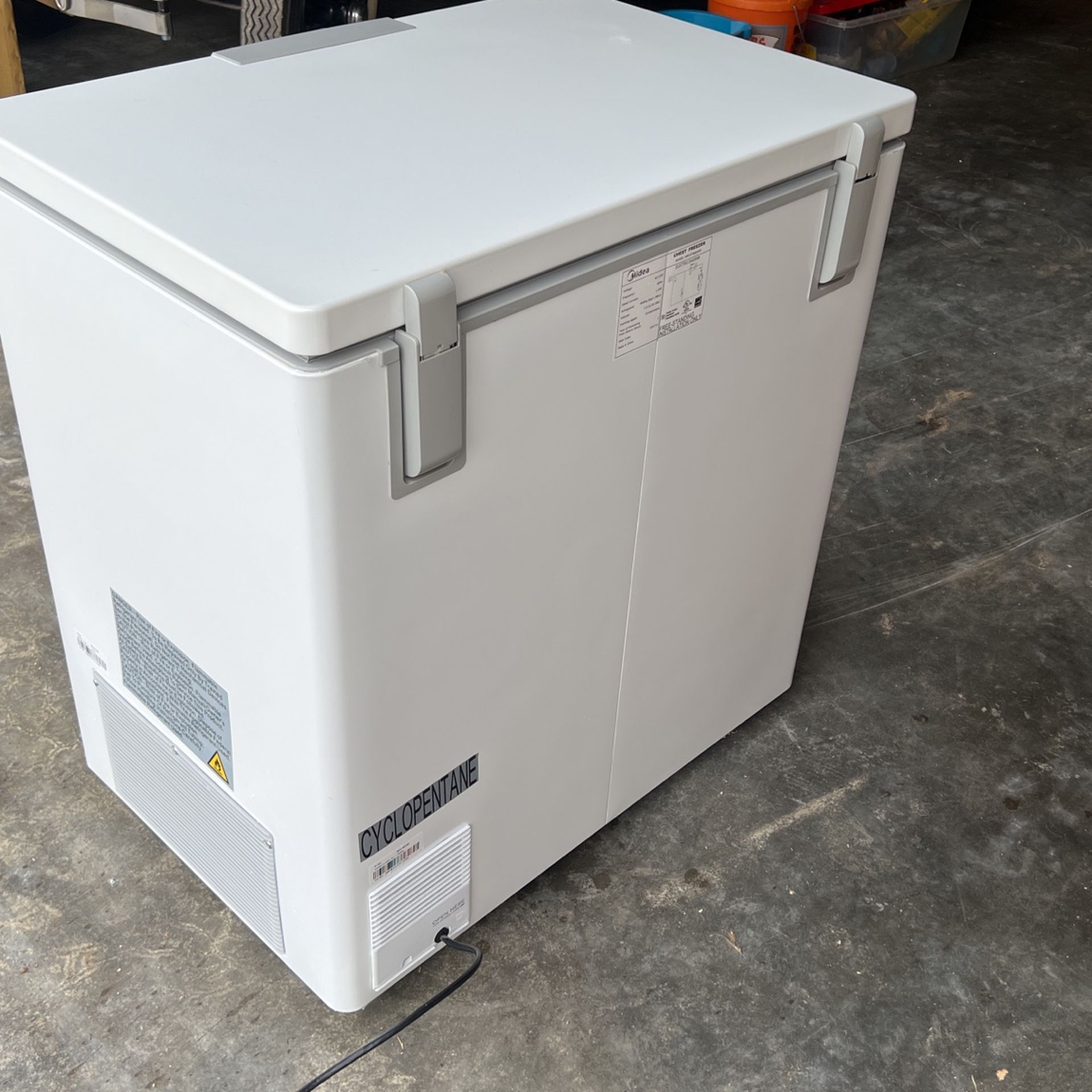 Midea Chest Freezer for Sale in Marysville, WA OfferUp