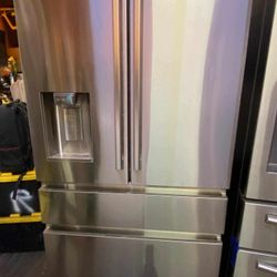 SAMSUNG REFRIGERATOR, STAINLESS STEEL, 4 DOORS. PLUS FREE DELIVERY 