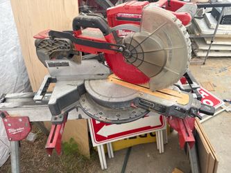 Milwaukee 10 inch saw￼