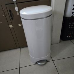 Diapers Trash Can 