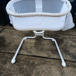 Baby crib 