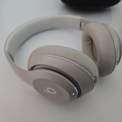Beats By Dr Dre Studio Pro & Beats By Dr Dre Studio 2.0 Wired 