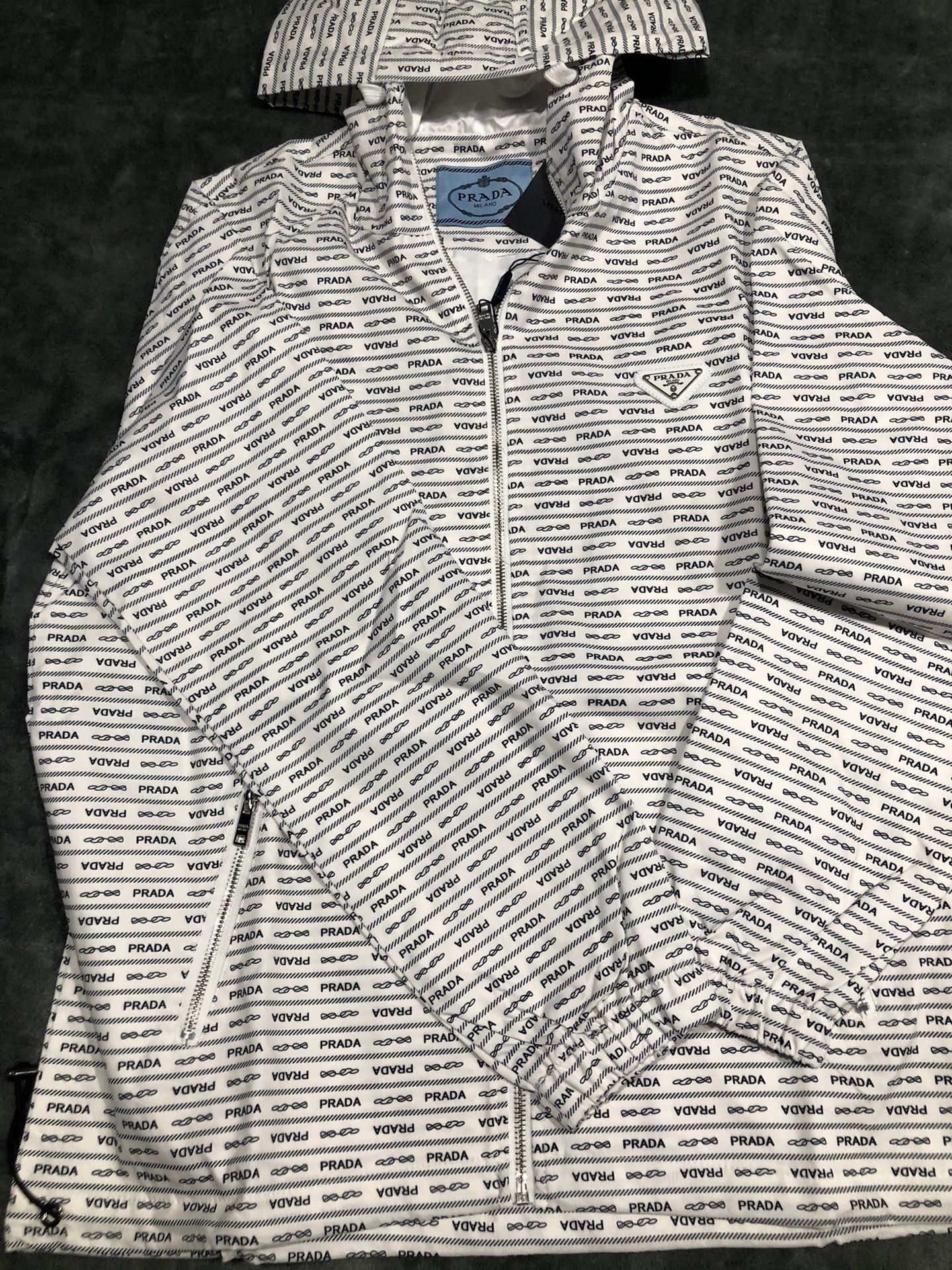 Windbreaker Jacket. S,m,l