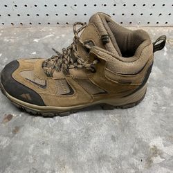 Outland Hiking boots size 7