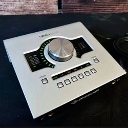 Universal Audio Apollo Twin Thunderbolt [Like New] 