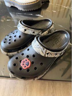 Women’s crocs size 5