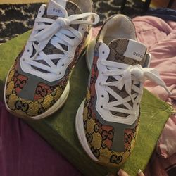Gucci GG CANVAS Low TOP Sneakers