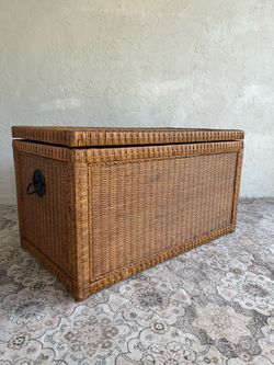 Pier 1 Vintage Wood & Rattan Storage Trunk Chest Coffee Table