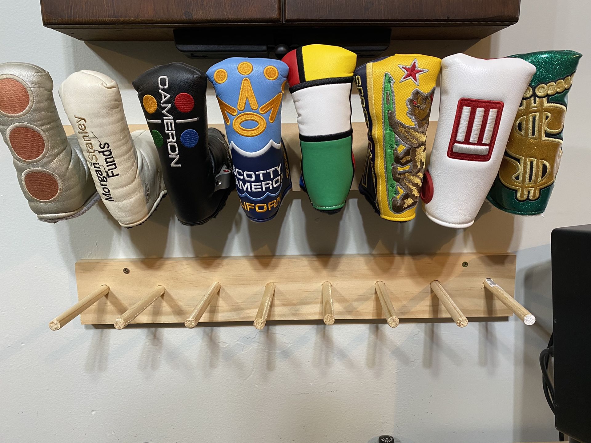 Golf Putter Cover Display Rack Scotty Cameron
