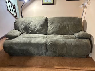 Reclining sofa microfiber