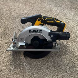 Dewalt 20Volt max brushless skillsaw 