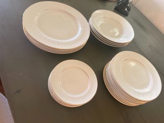 Gibson china plate set with gold trim