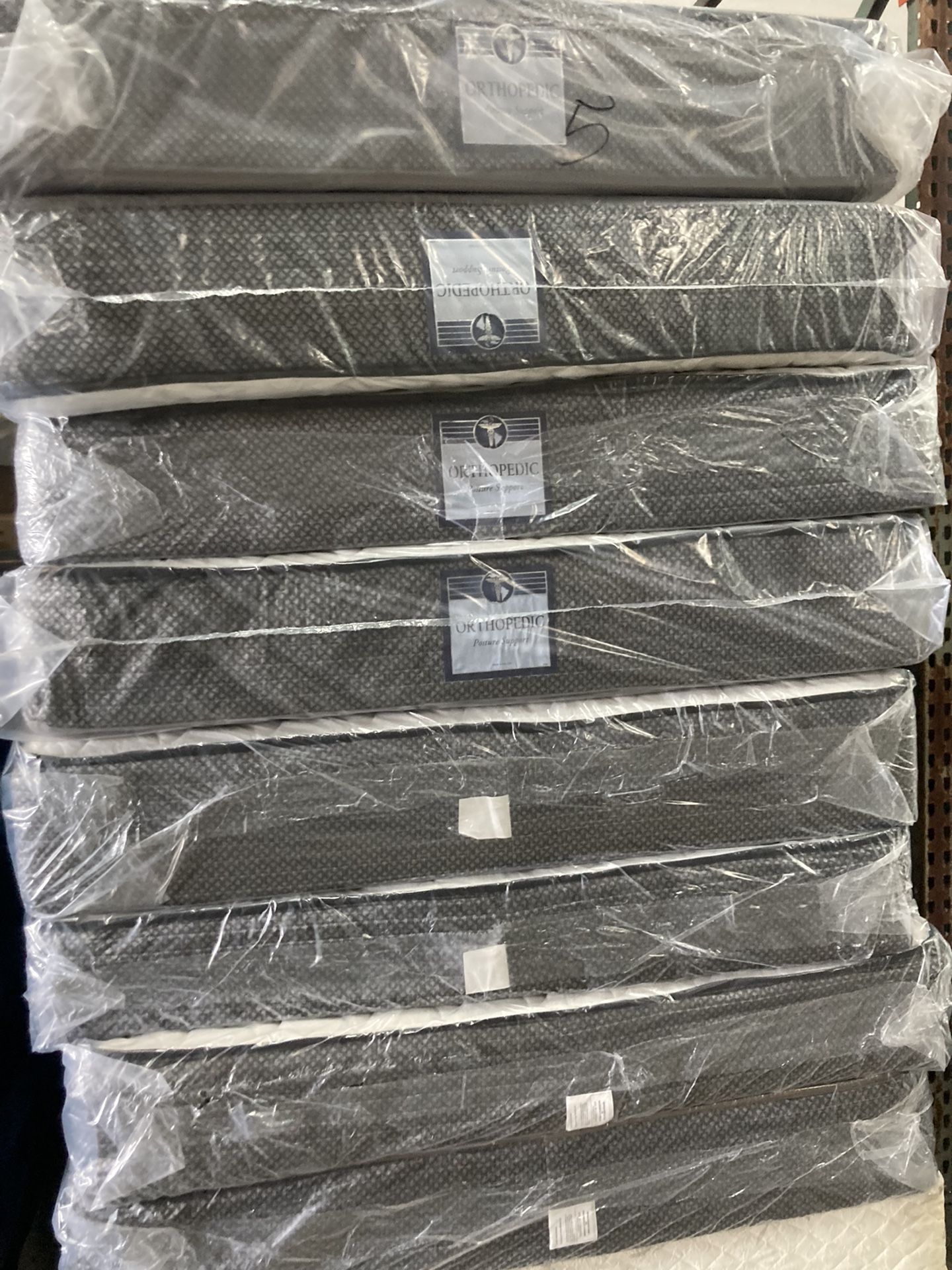 😱😱 ORTHOPEDIC PLUSH TOP MATTRESS STARTING AT $150 WITH FREE BOX SPRING BEST PRICE IN TOWN WHOLESALE PRICE😱😱