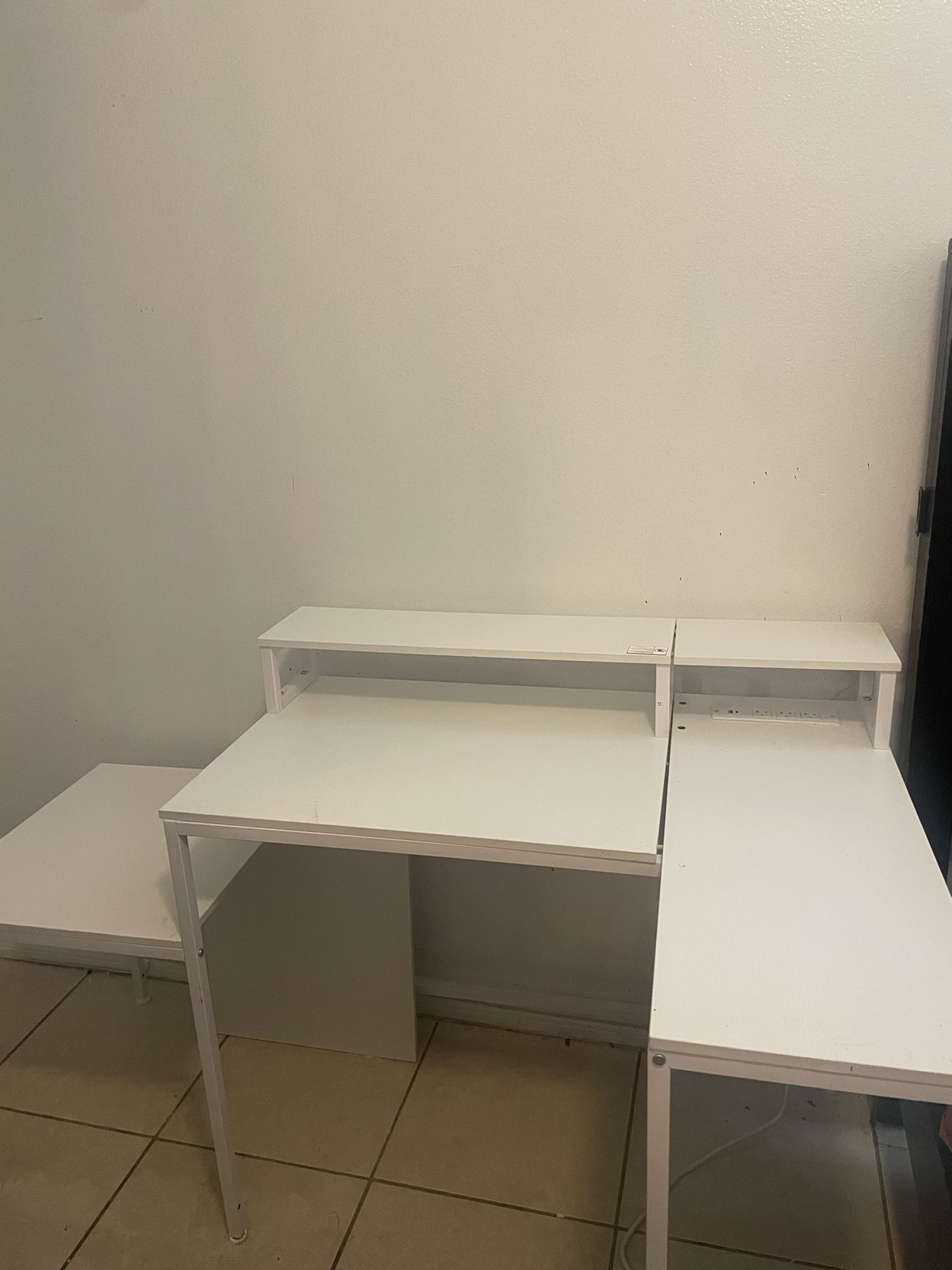 White Desktop