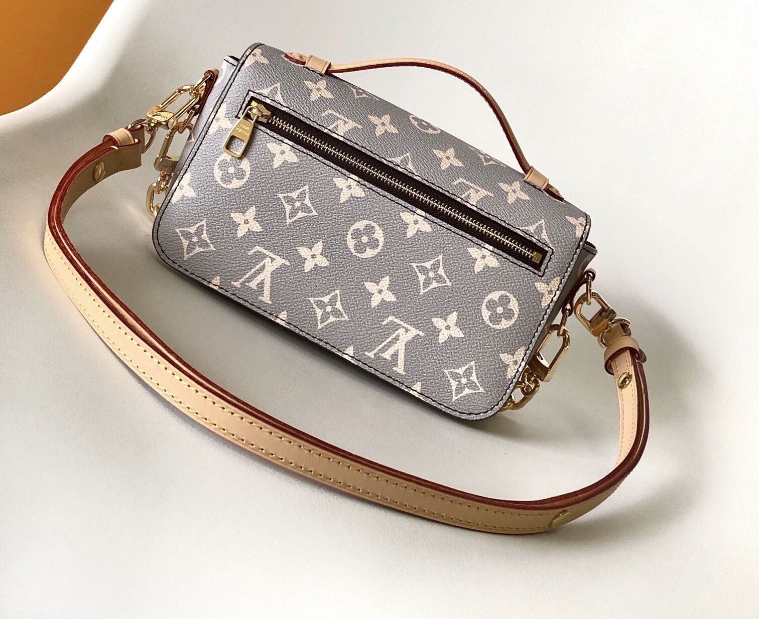 Pochette Métis East West Handbag(4)46