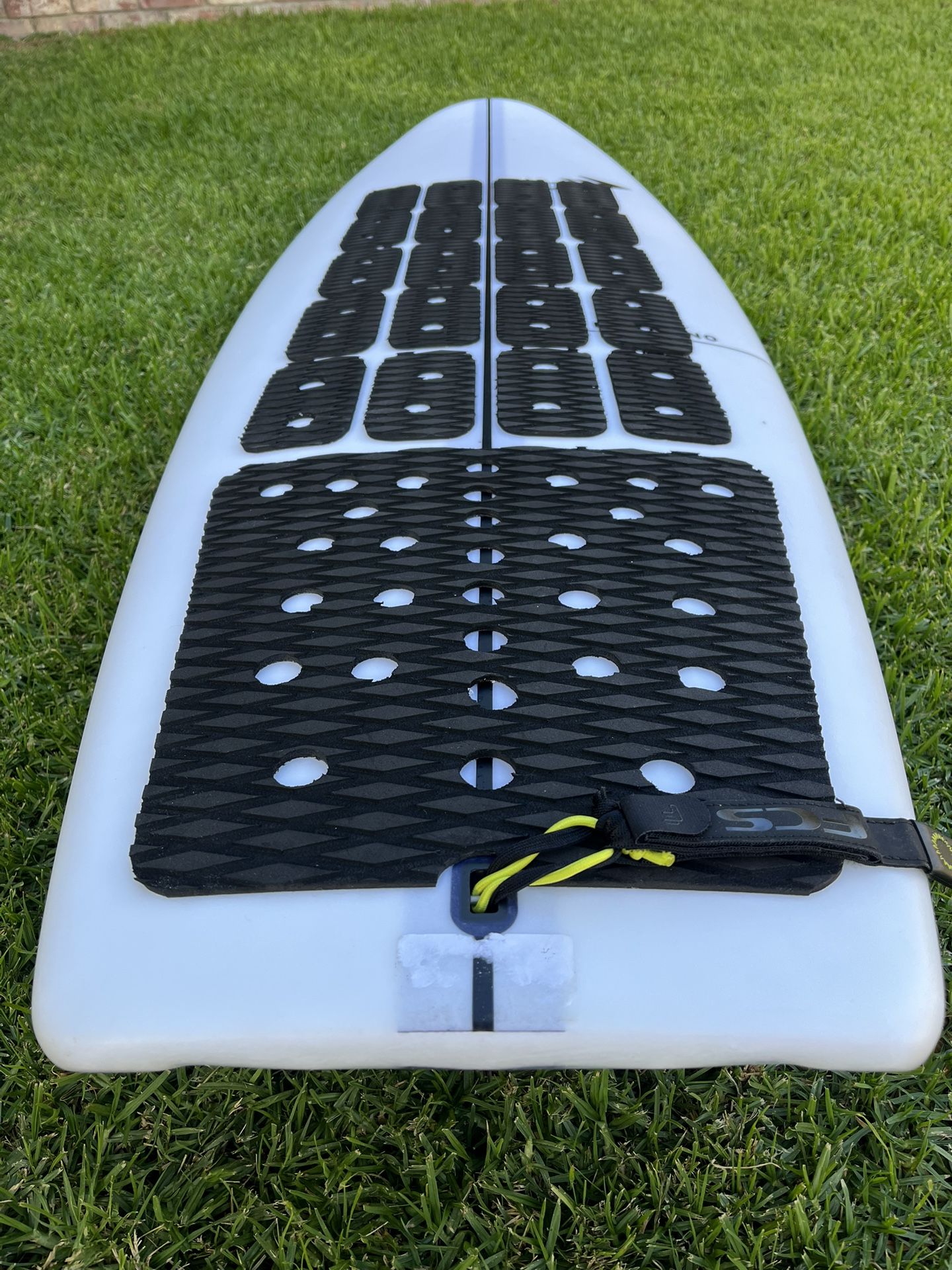 Surfboard FIRE WIRE NEUTRINO 6’2” fantastic condition $750