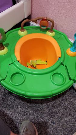 Sit and play lil chair