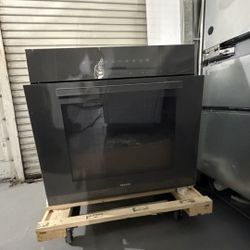 🔥 Brand NEW Miele VitroLine 30” Single Wall Oven – Model: H7280BPGG (Graphite Grey) with DirectSensor S controls. Luxury built-in oven with a clean m