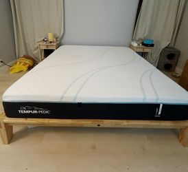King Tempur-Pedic ProAdapt Medium Mattress / Thuma King Frame – Great Condition