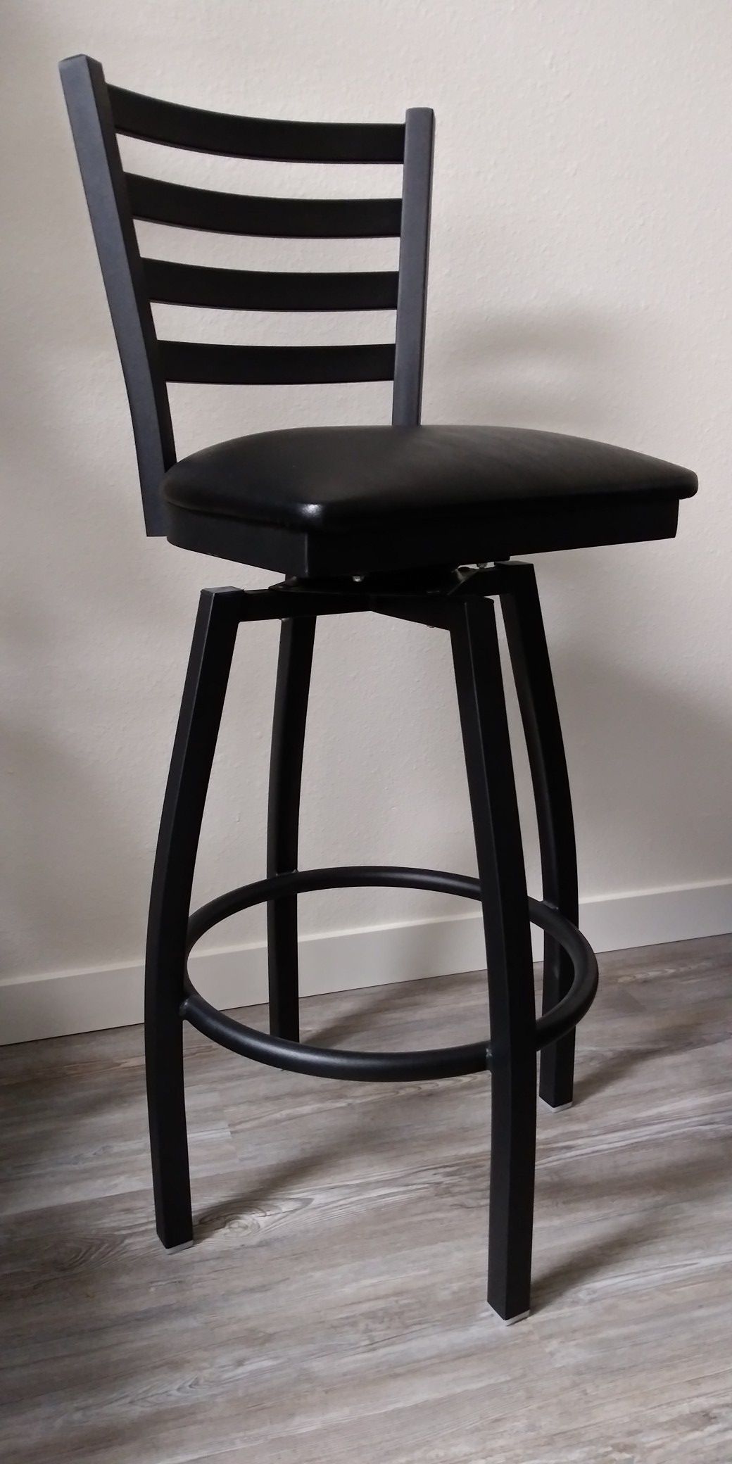 Andover Mills Bartlet 32" swivel bar stools