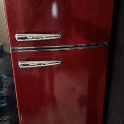 Galanz Freezer/fridge 