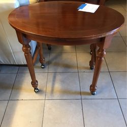 Queen Anne Style Oval Side End Tables
