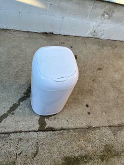 Diapers dispenser