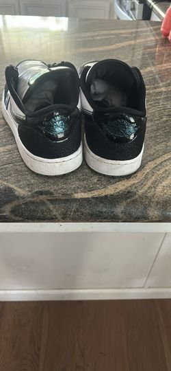 Air Jordan’s size 11.5 ($300) shoes selling for 100