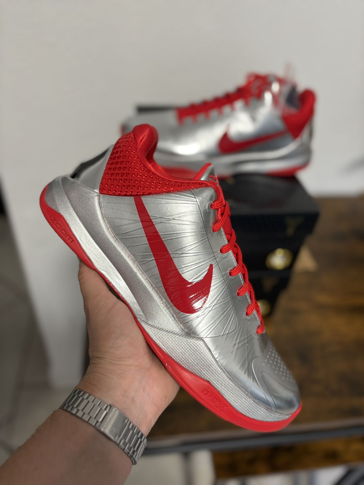 Kobe 5 Caitlin Clark Size 8M 9.5W