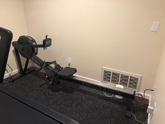 Body Solid Endurance R300 Rowing Machine