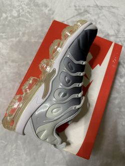 NIKE AIR VAPORMAX PLUS