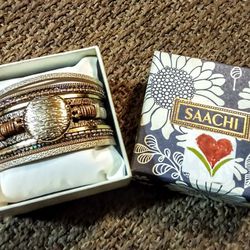 Saachi Bracelet layered Gold Magnet Bracelet 