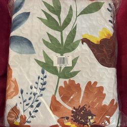 Garden Delight Flowers 100” x 86” King Size Quilt NEW! 