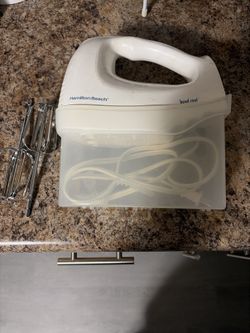 Hamilton Beach 6-Speed Hand Mixer - OBO