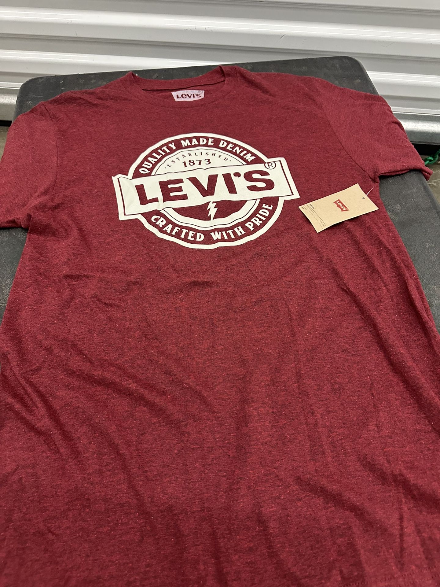 Levi’s Tee 👕🔥