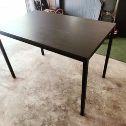 Black Table/Desk