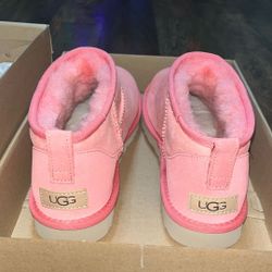 Woman’s Classic Ultra Mini Uggs 