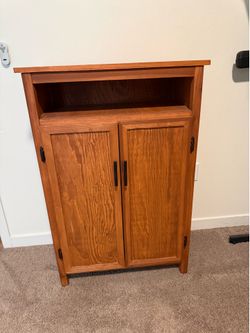Solid wood cabinet
