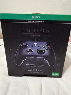 Nice New xbox control $30