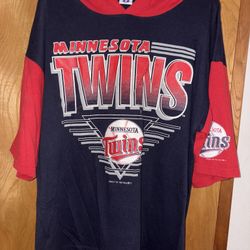 Vintage Logo 7 Minnesota Twins Hooded Tee 