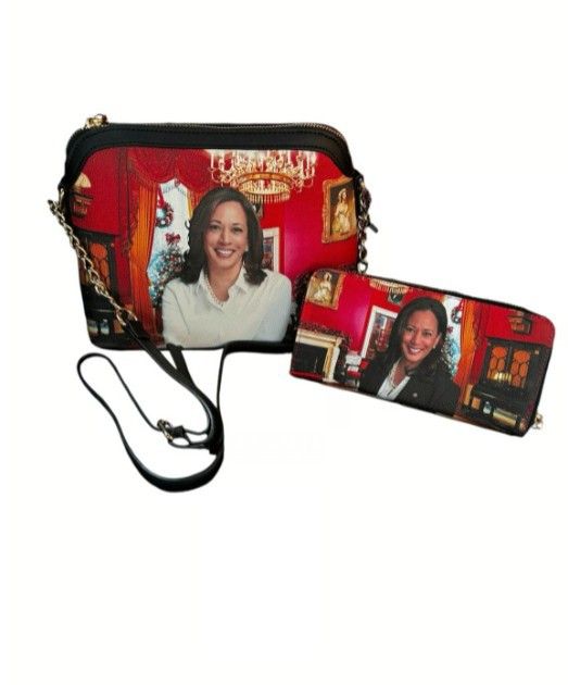 Kamala Christmas Purse 👜 Read The Full Description Below 👇👇👇👇