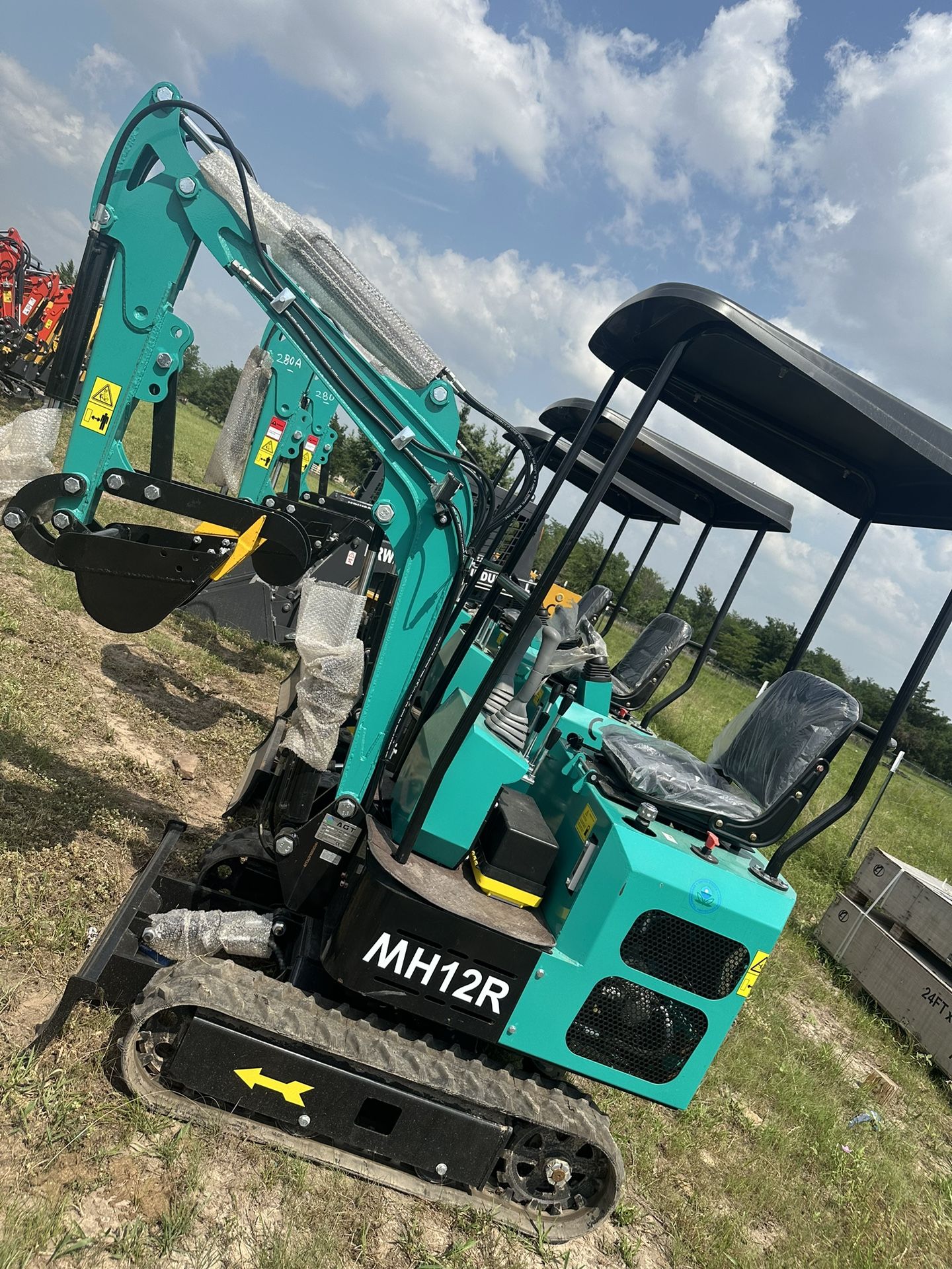 Mini-excavator (1)