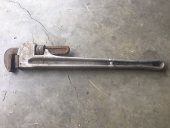 24". Aluminum Pipe Wrench