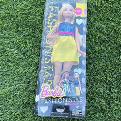 Barbie- Curvy, New In Case 