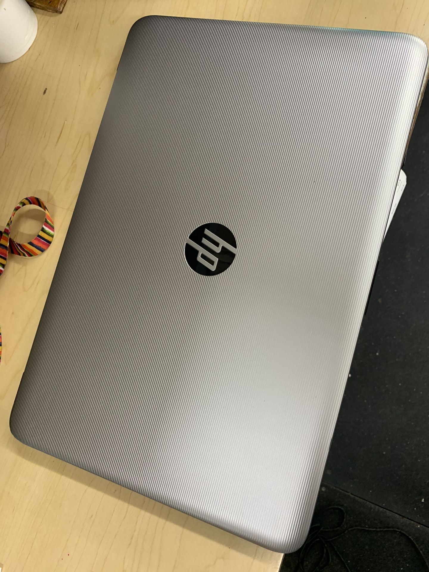 HP NOTEBOOK (1TB/6GB RAM)