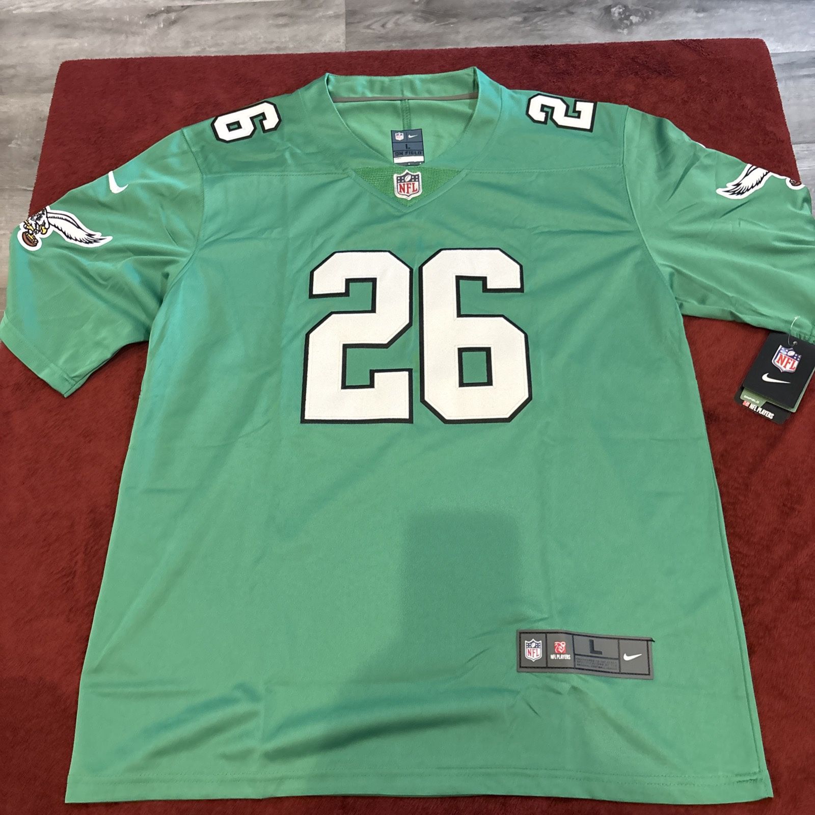 NFL PHILADELPHIA EAGLES SAQUON BARKLEY #26 Size Large Kelly Green Jersey 