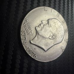 1(contact info removed) Eisenhower Miss Print USBicentennial dollar Coin