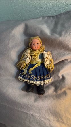 Vintage 7” German Composition & Cloth Souvenir Doll